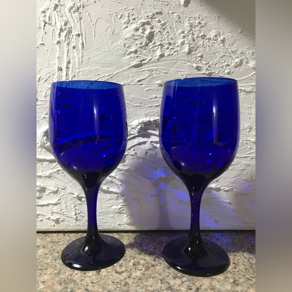 Pier 1 • Stylish Set of 2 Large Goblets in Royal Blue• Stemware Cold  Beverages - Picture 2 of 8